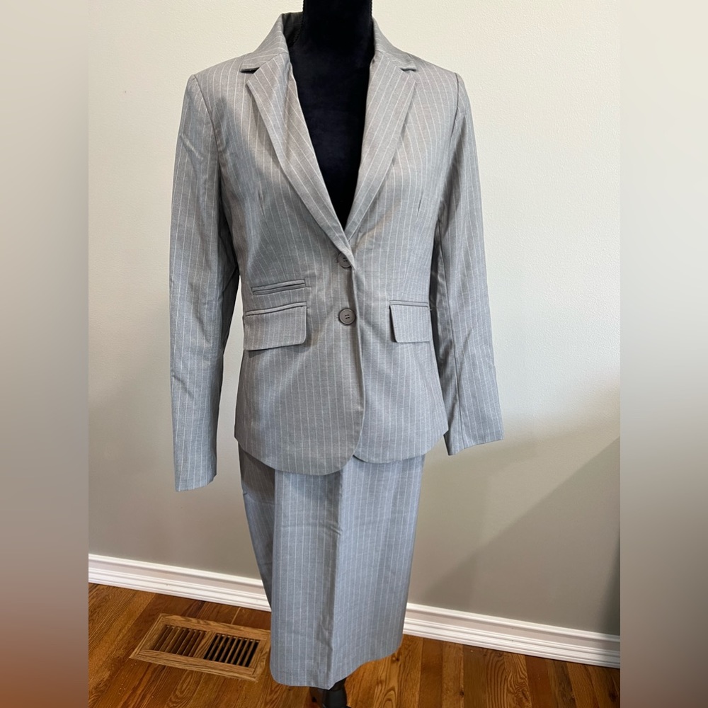 NWOT light gray suit